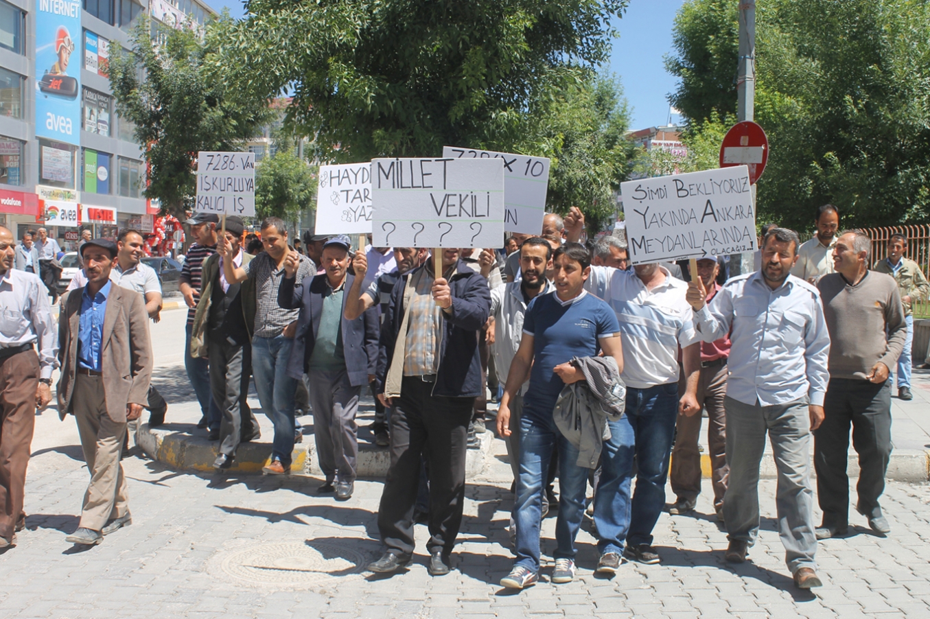 Okulların açılmasıyla yeni bir istihdam kapısı açıldı Okulların açılmasıyla yeni bir istihdam kapısı açıldı
